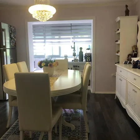 Gr8 Apartment *